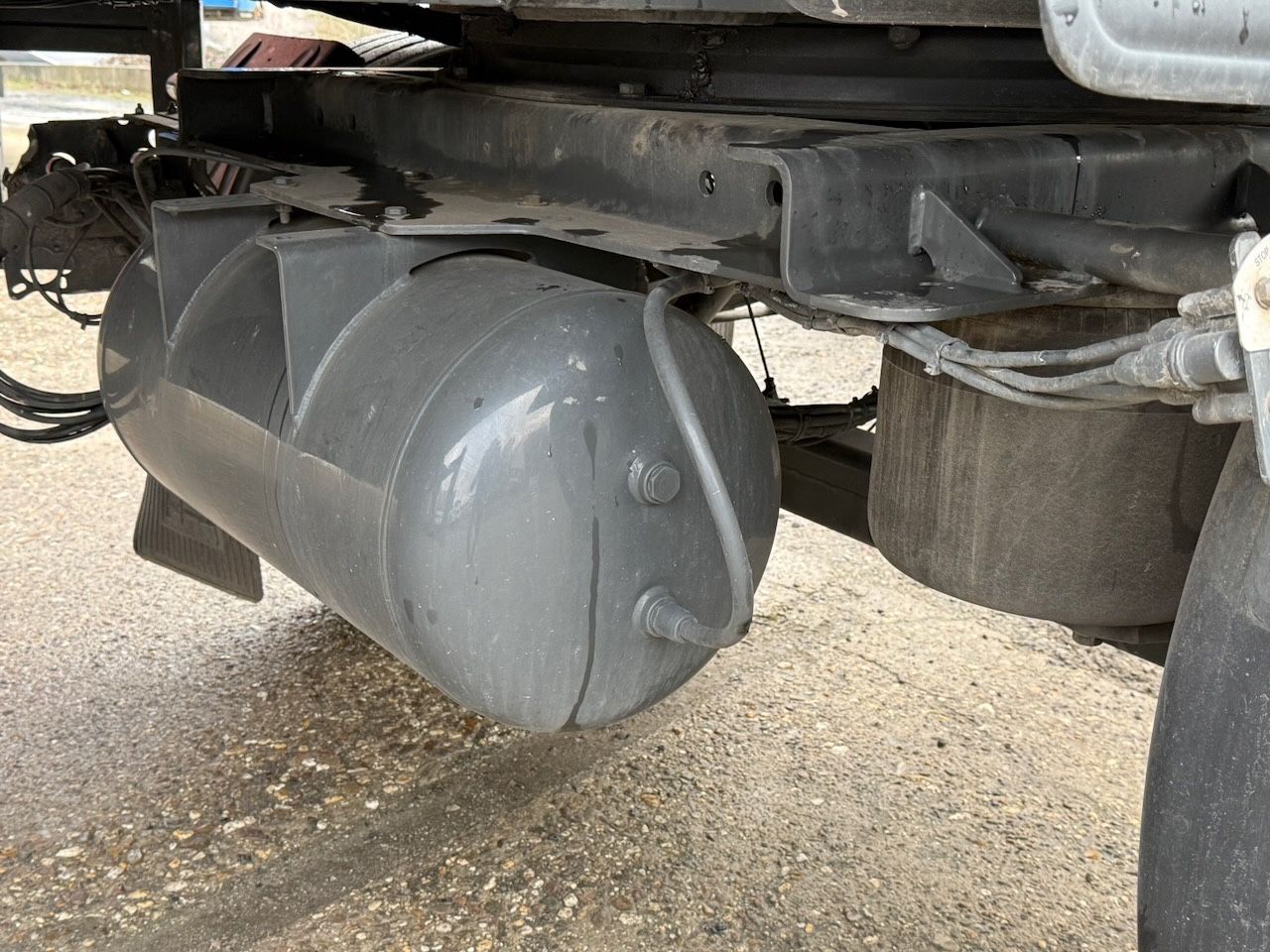 Fahrzeugabbildung Andere ESTERER  TA 18.210 Tankanh. 21.000 Untenbef.