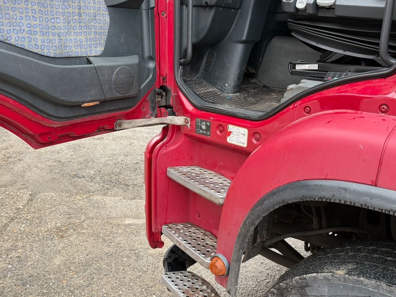 Fahrzeugabbildung MAN TGA 26.413 6x2/2 Tankwagen, Untenbefüllung