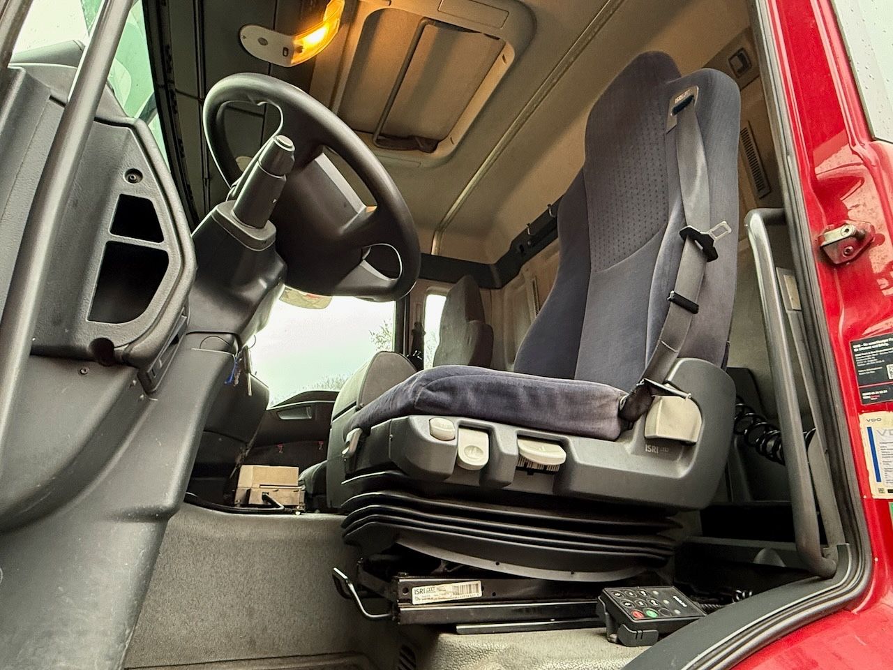 Fahrzeugabbildung MAN TGA 26.413 6x2/2 Tankwagen, Untenbefüllung