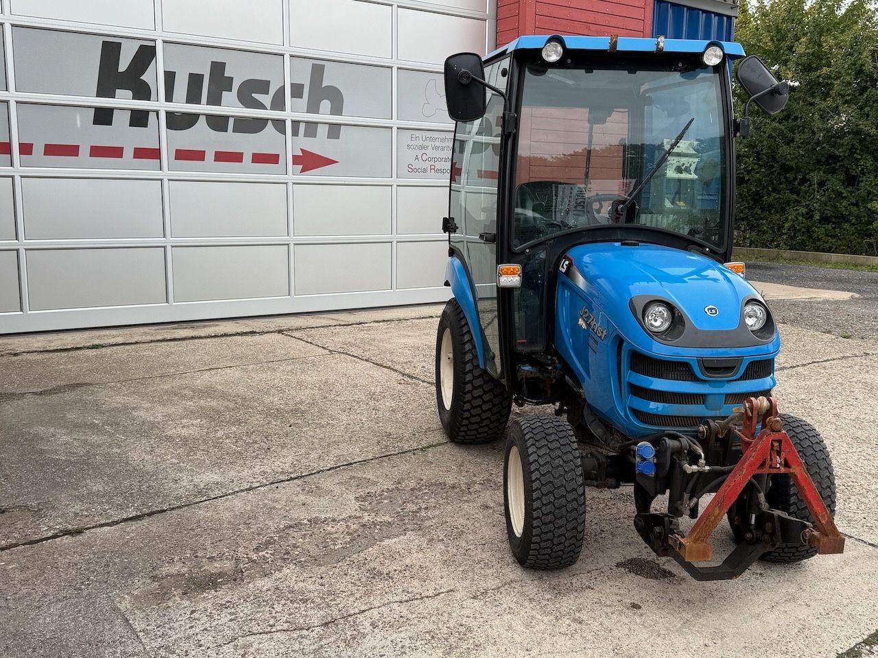 Fahrzeugabbildung Andere LS Kompakttraktor J27 HST Snowline