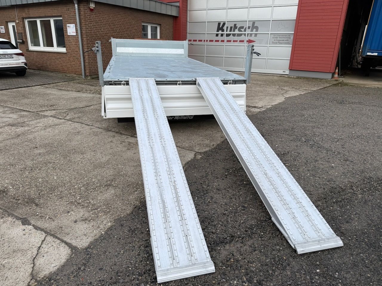 Fahrzeugabbildung Müller-Mitteltal KA-TA-R 11,9 Dreiseiten-Kipper mit Rampen