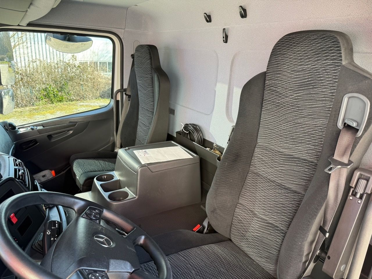 Fahrzeugabbildung Mercedes-Benz 1230L Atego Koffer/Lbw., 8,15m Koffer, EURO 6E