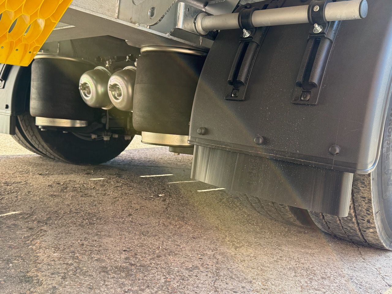 Fahrzeugabbildung Müller-Mitteltal ETÜ-TA-R 21 Tieflader 7m, luftgefedert, LED