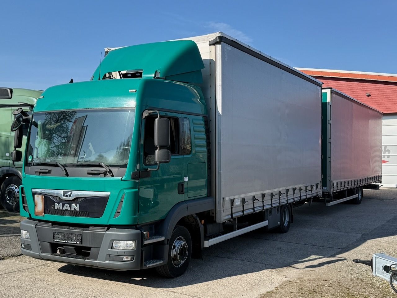 MAN TGL 12.250 + Anhänger - durchladbar