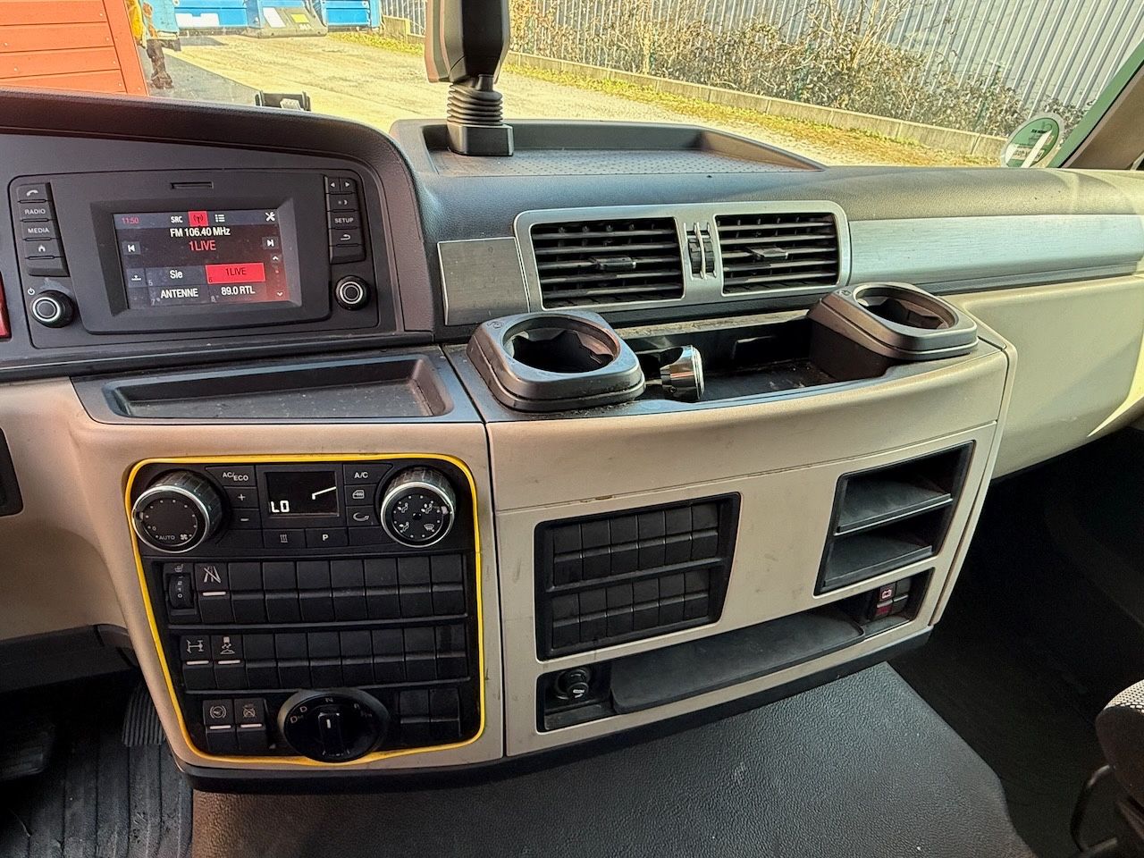 Fahrzeugabbildung MAN TGL 12.250 + Anhänger - durchladbar