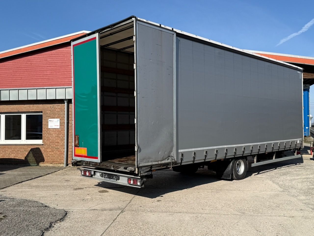 Fahrzeugabbildung MAN TGL 12.250 + Anhänger - durchladbar