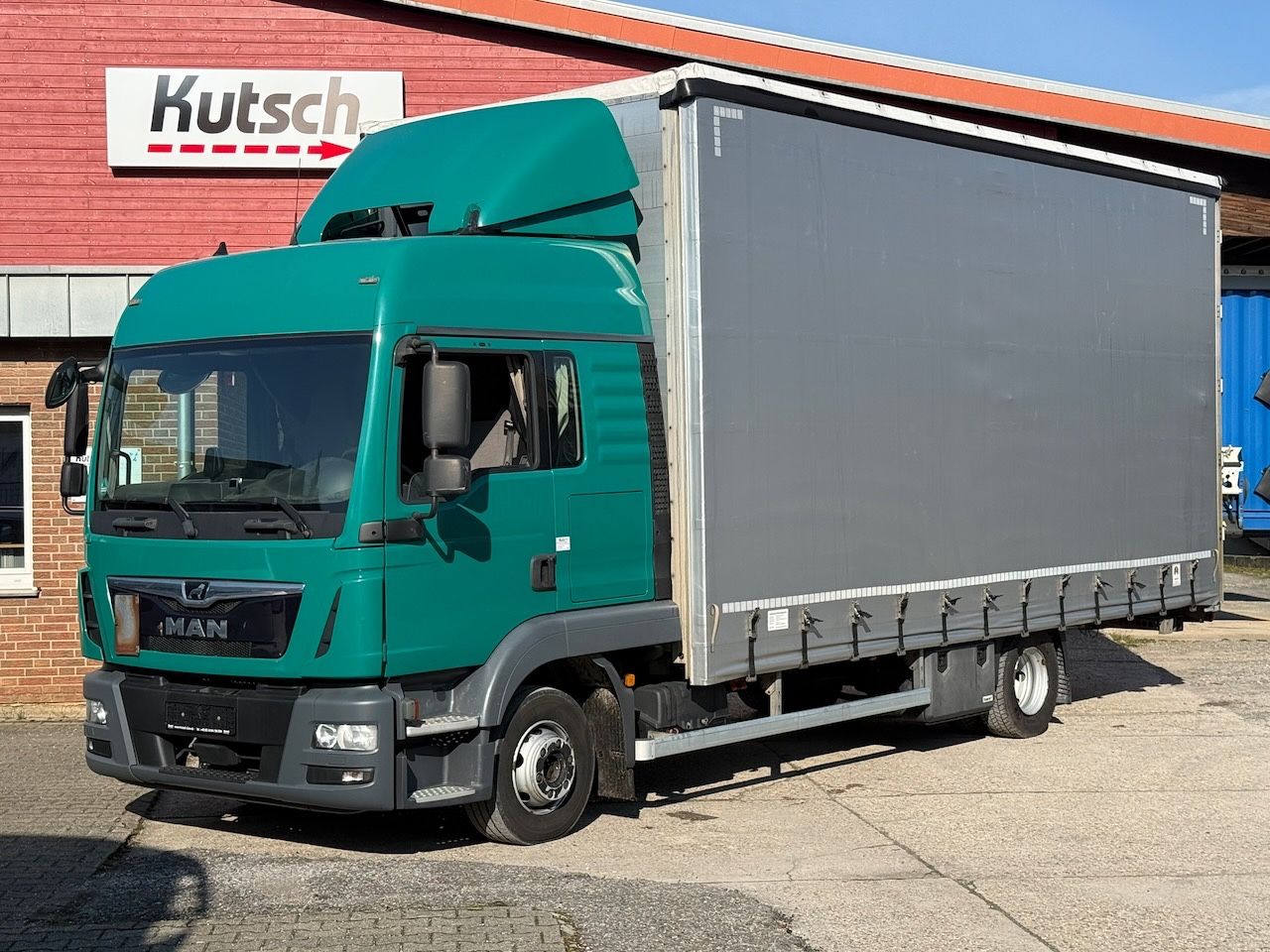 Fahrzeugabbildung MAN TGL 12.250 + Anhänger - durchladbar