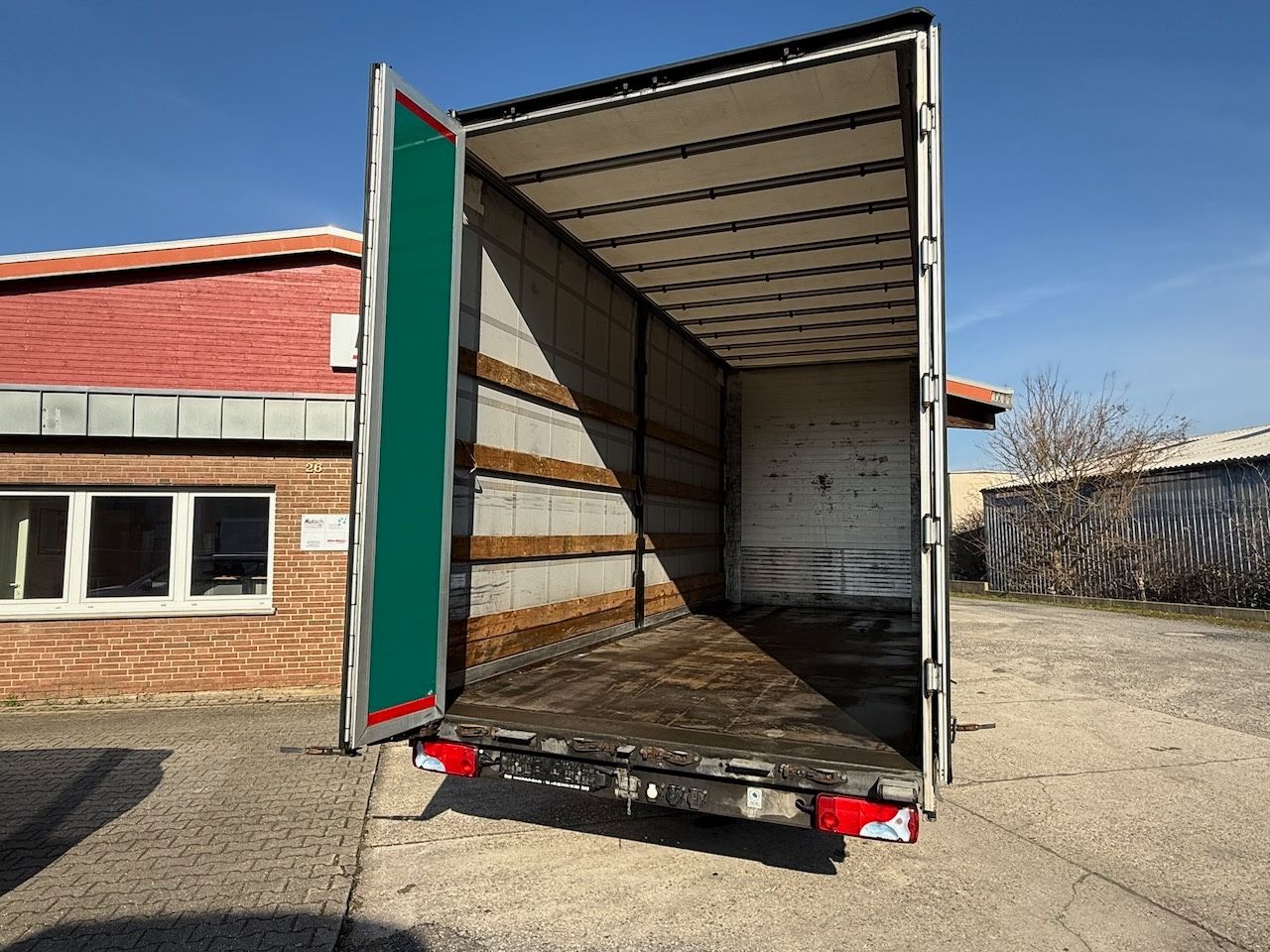 Fahrzeugabbildung MAN TGL 12.250 + Anhänger - durchladbar