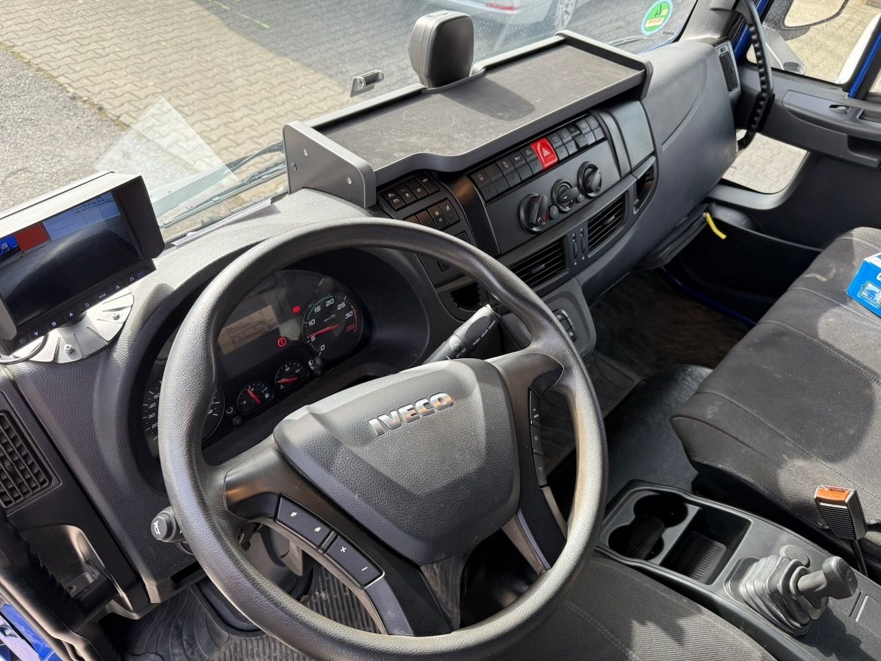 Fahrzeugabbildung Iveco 160E32 /4x2/ Kipper nur 27.000km, AHK mit Hydr.