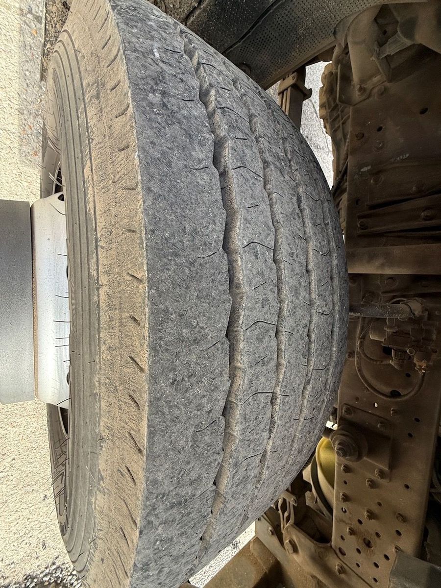 Fahrzeugabbildung Iveco 160E32 /4x2/ Kipper nur 27.000km, AHK mit Hydr.