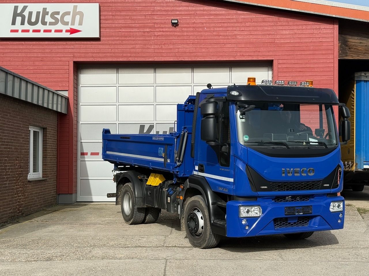Fahrzeugabbildung Iveco 160E32 /4x2/ Kipper nur 27.000km, AHK mit Hydr.