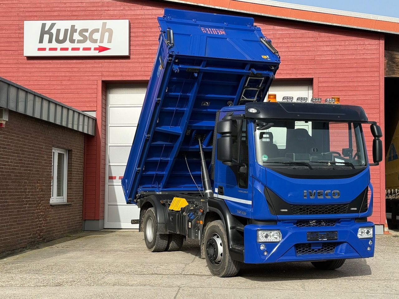 Fahrzeugabbildung Iveco 160E32 /4x2/ Kipper nur 27.000km, AHK mit Hydr.