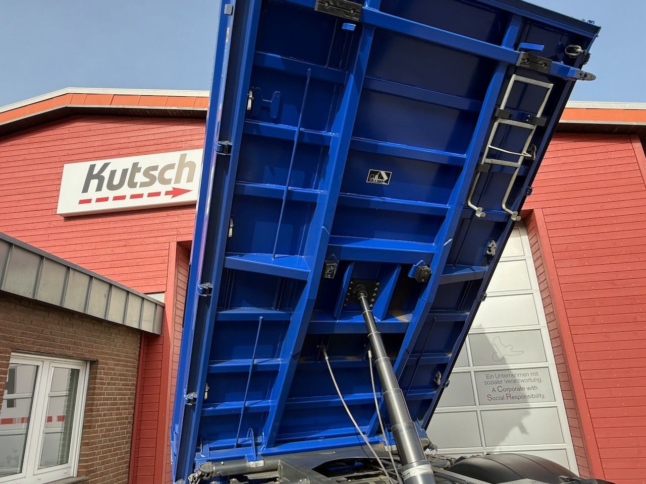 Fahrzeugabbildung Iveco 160E32 /4x2/ Kipper nur 27.000km, AHK mit Hydr.