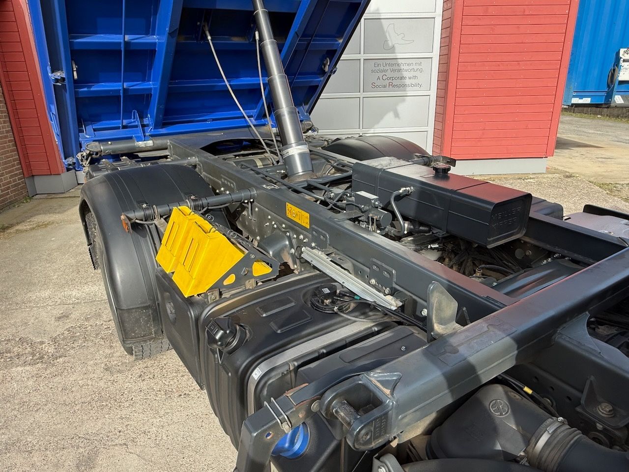 Fahrzeugabbildung Iveco 160E32 /4x2/ Kipper nur 27.000km, AHK mit Hydr.