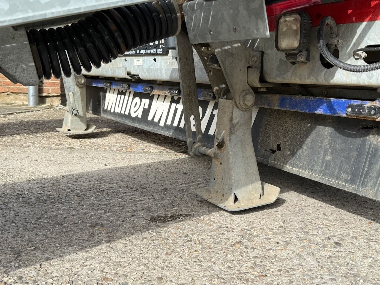 Fahrzeugabbildung Müller-Mitteltal Etütar 14,4 Tieflader mit Rampen