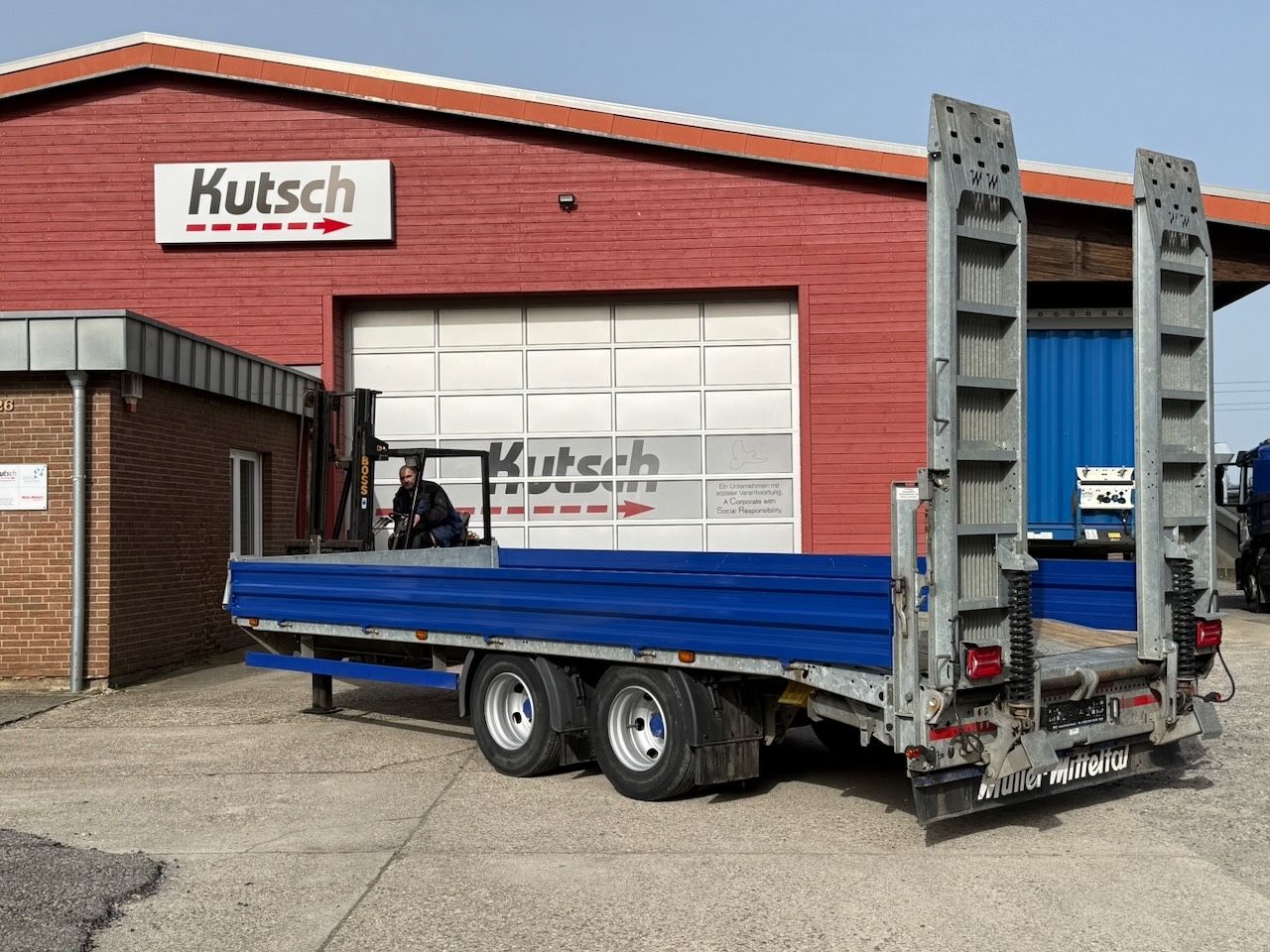 Fahrzeugabbildung Müller-Mitteltal Etütar 14,4 Tieflader mit Rampen