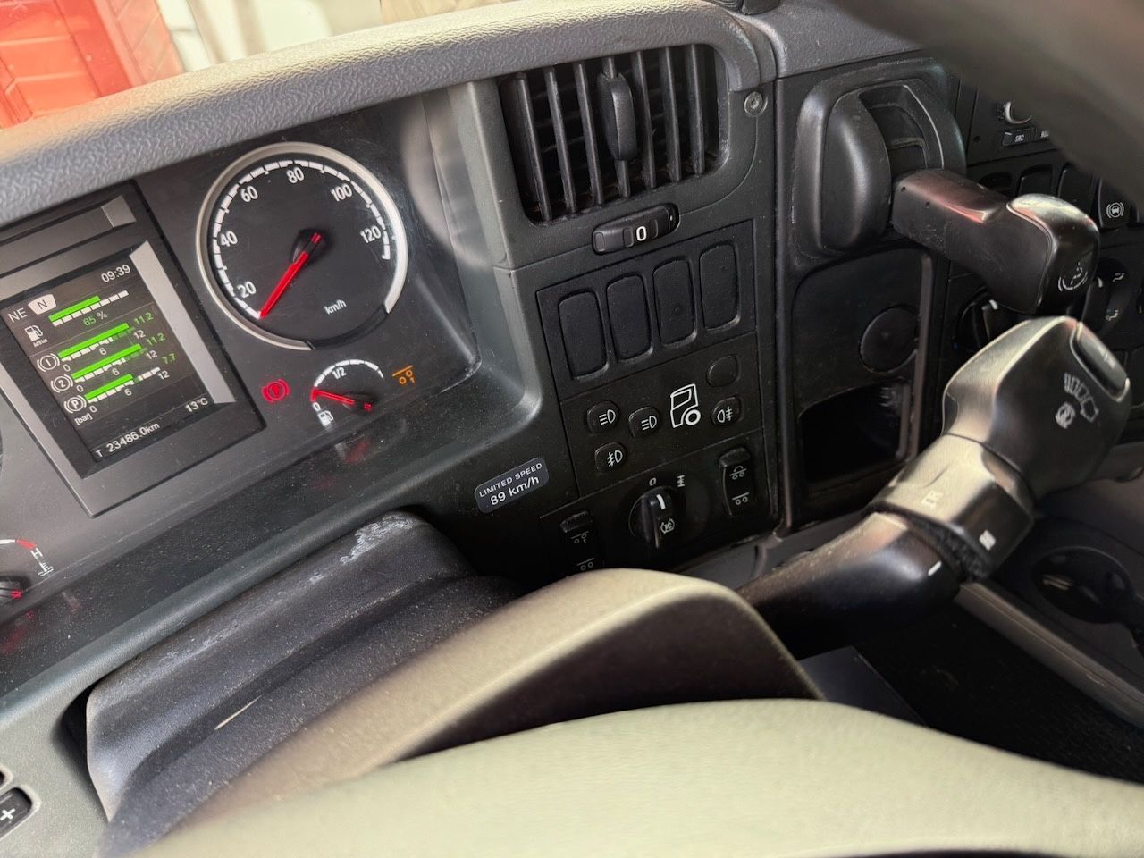 Fahrzeugabbildung Scania G 450 6x2/2 Baustoff + Kran Atlas 186.3