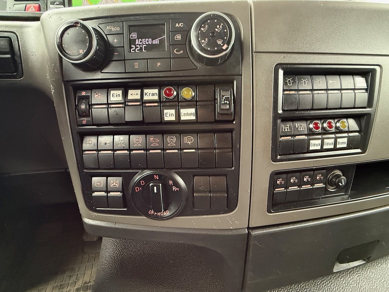 Fahrzeugabbildung MAN TGS 33.510 6x4 BL Langholzzug Loglift 251S