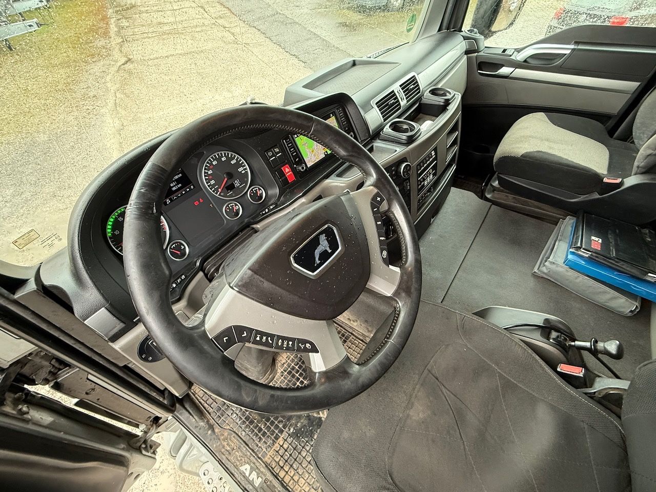 Fahrzeugabbildung MAN TGS 33.510 6x4 BL Langholzzug Loglift 251S