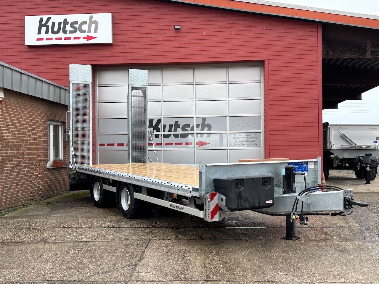 Müller-Mitteltal ETÜ-TA-R 21 Plateau 7m, luftgefedert, LED