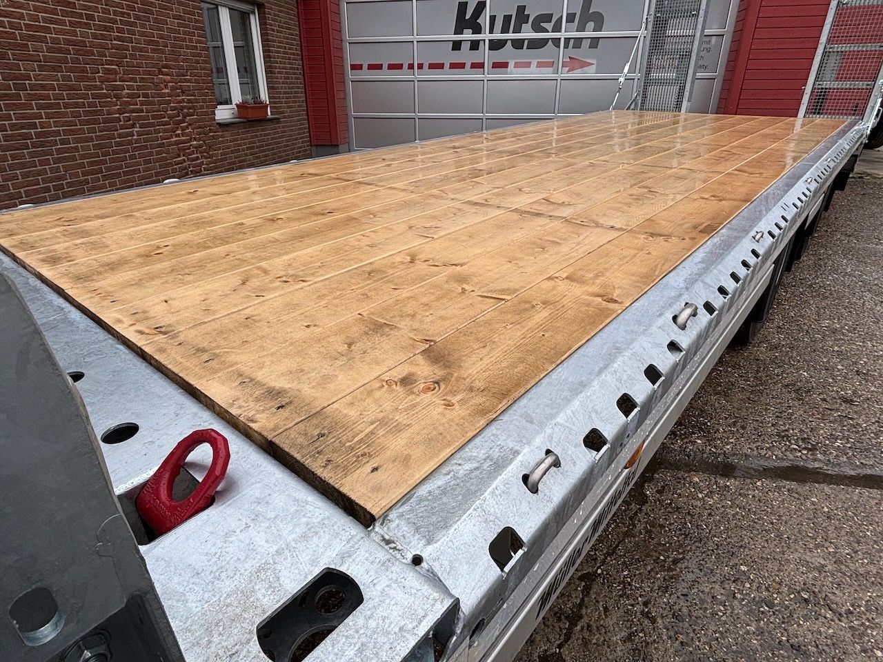 Fahrzeugabbildung Müller-Mitteltal ETÜ-TA-R 21 Plateau 7m, luftgefedert, LED