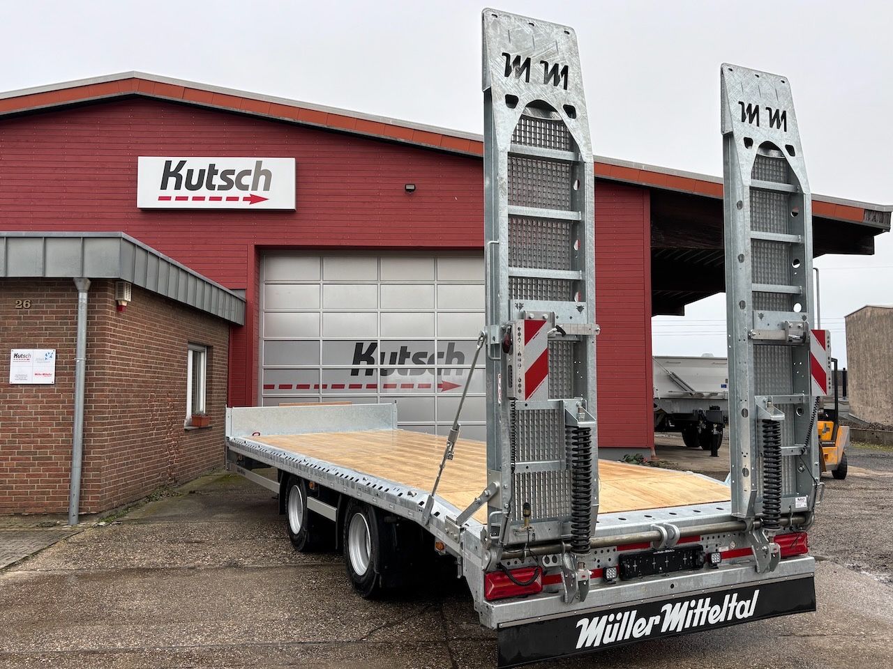 Fahrzeugabbildung Müller-Mitteltal ETÜ-TA-R 21 Plateau 7m, luftgefedert, LED