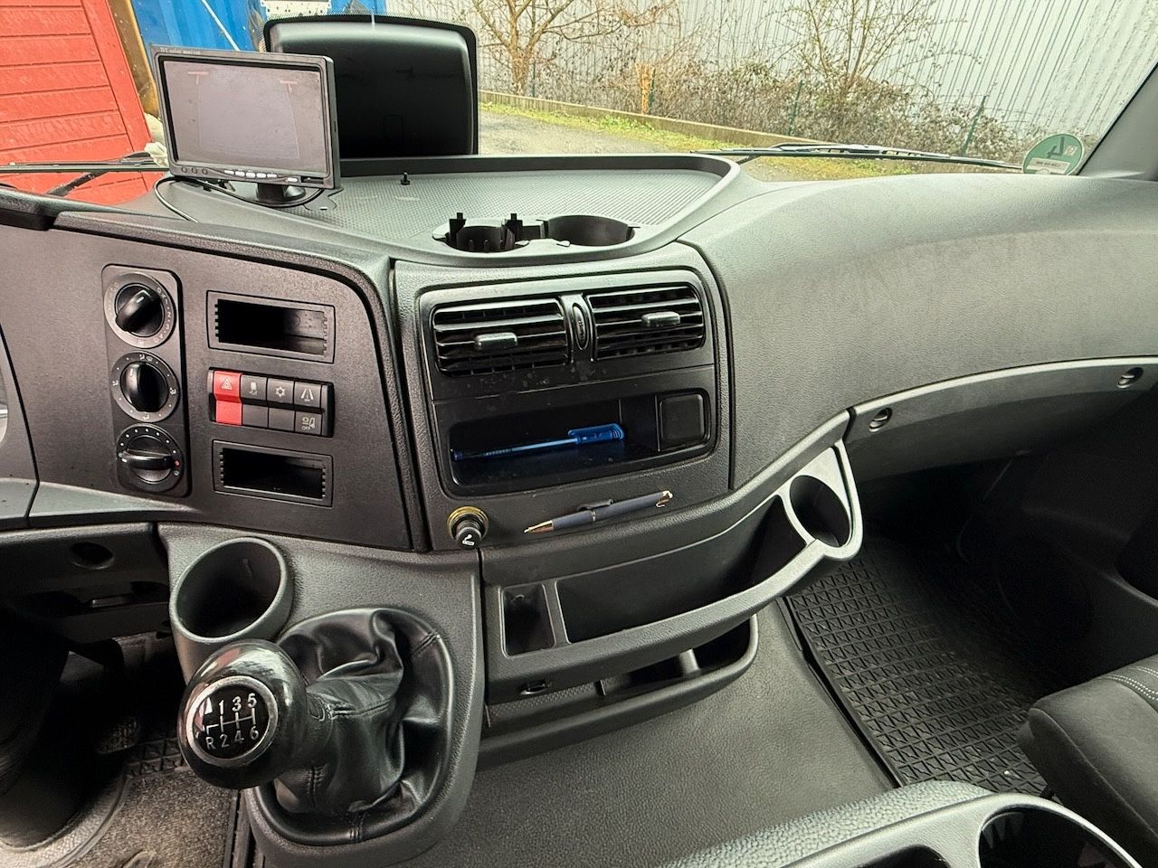 Fahrzeugabbildung Mercedes-Benz 1623L / 1523L  Atego Pritsche/Plane/Lbw 2t