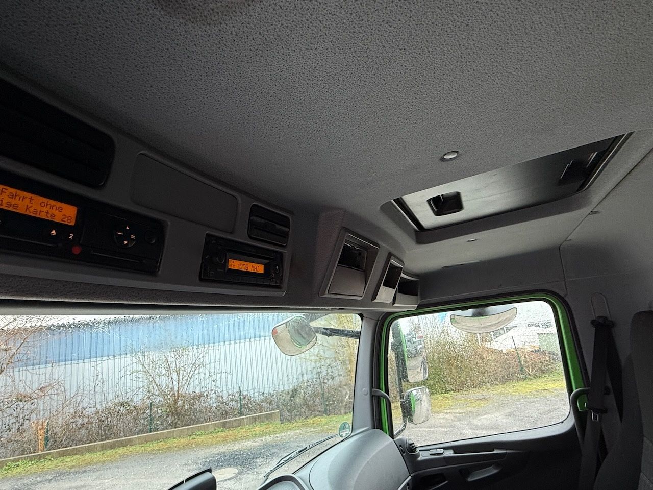 Fahrzeugabbildung Mercedes-Benz 1623L / 1523L  Atego Pritsche/Plane/Lbw 2t