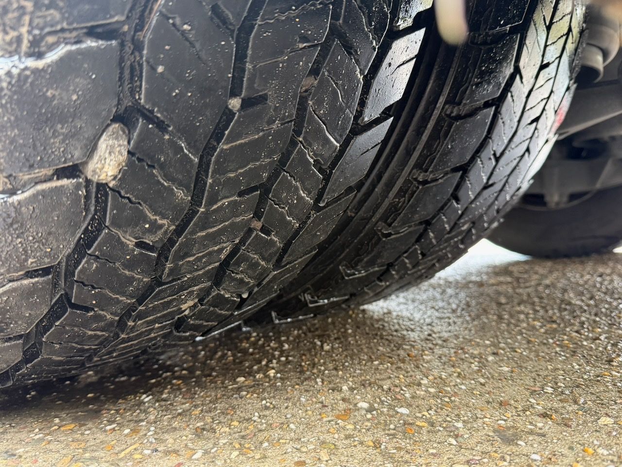 Fahrzeugabbildung Mercedes-Benz 1623L / 1523L  Atego Pritsche/Plane/Lbw 2t