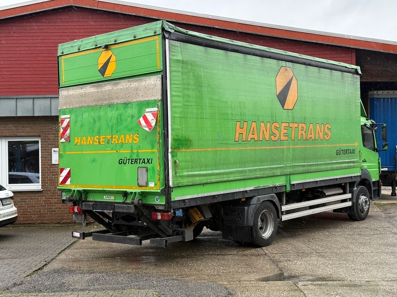 Fahrzeugabbildung Mercedes-Benz 1623L / 1523L  Atego Pritsche/Plane/Lbw 2t