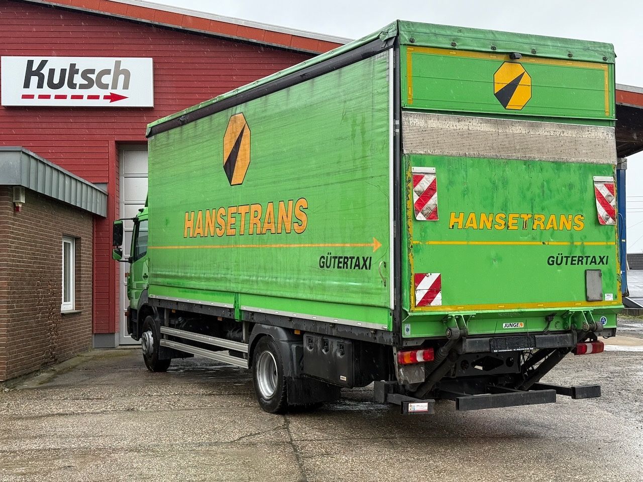 Fahrzeugabbildung Mercedes-Benz 1623L / 1523L  Atego Pritsche/Plane/Lbw 2t