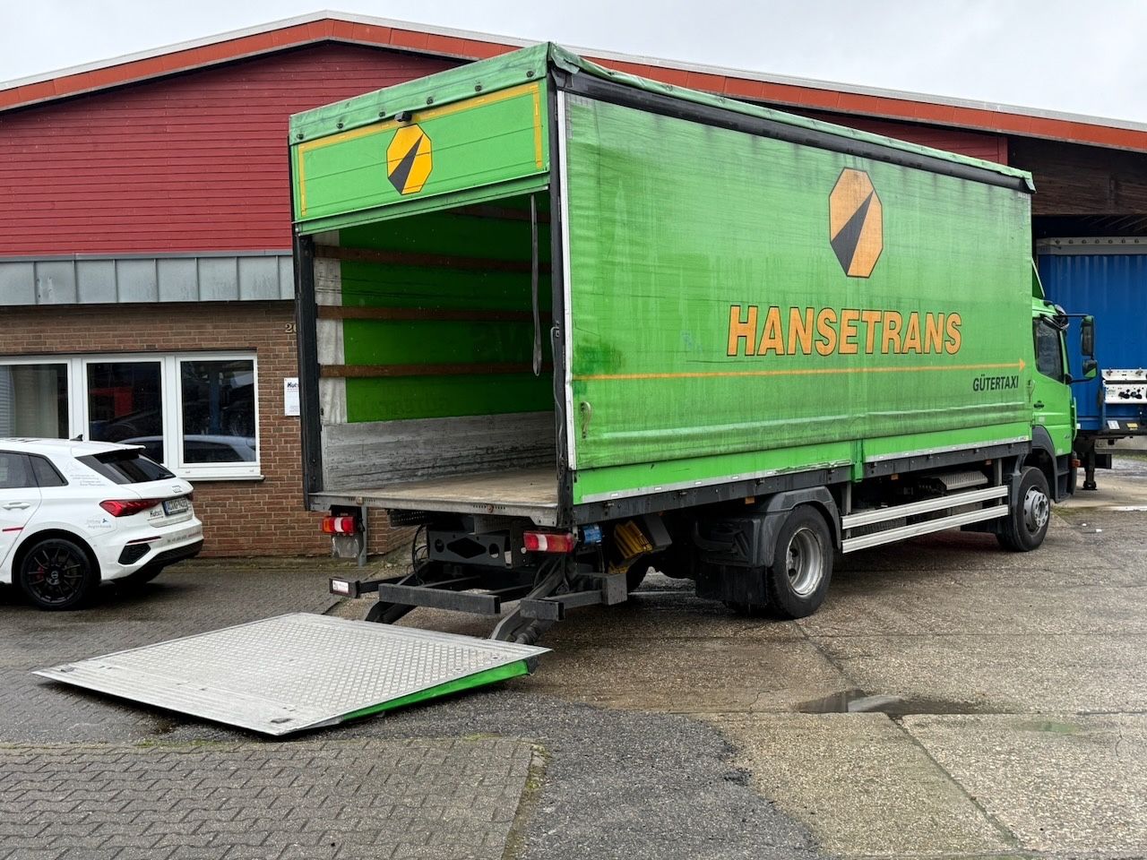 Fahrzeugabbildung Mercedes-Benz 1623L / 1523L  Atego Pritsche/Plane/Lbw 2t