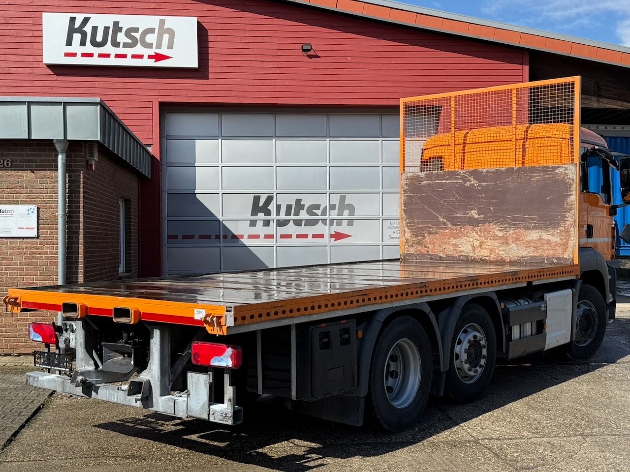 Fahrzeugabbildung MAN TGS 26.430 BL 6x2/2 Plateau, Lenk Lift