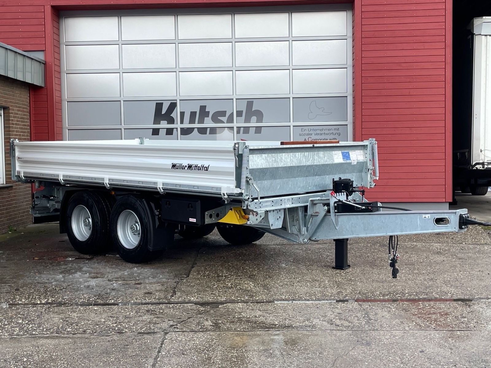 Fahrzeugabbildung Müller-Mitteltal KA-TA-R 14,4 Breitreifen, Rampen