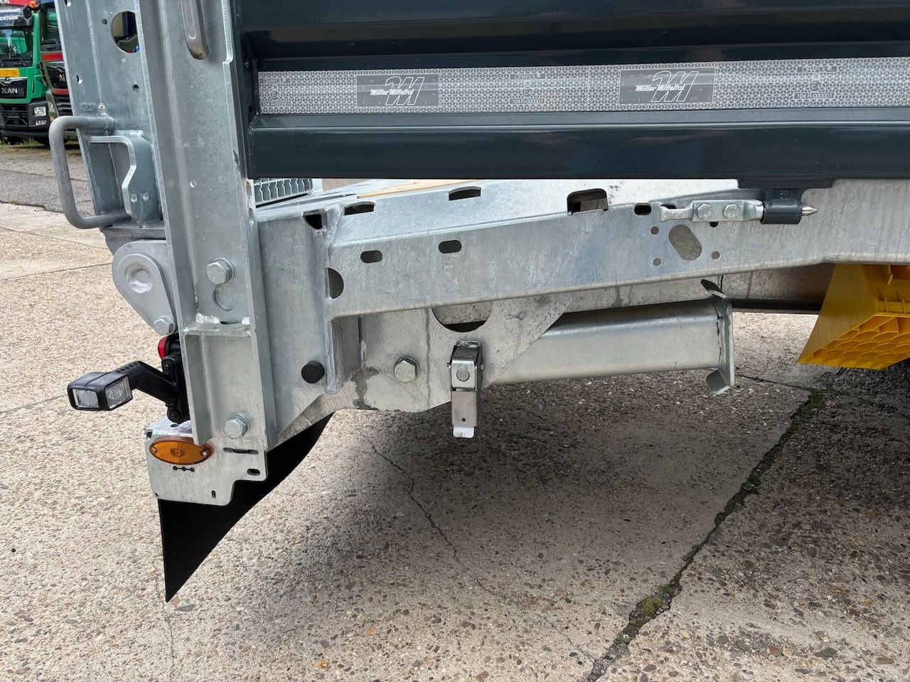 Fahrzeugabbildung Müller-Mitteltal ETÜ-TA-R 11,9 Tieflader,  LED, Rundum