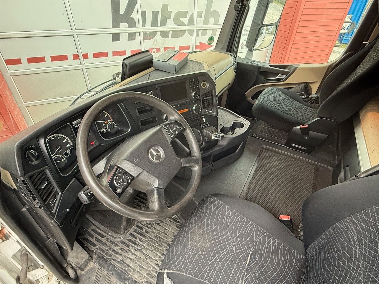 Fahrzeugabbildung Mercedes-Benz 1842 LS Actros