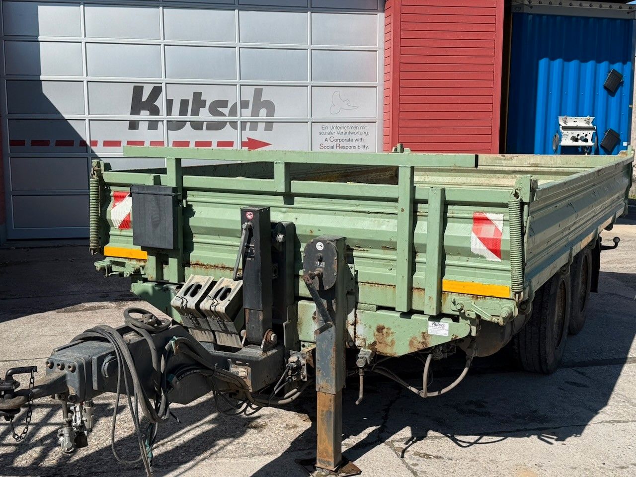 Fahrzeugabbildung Müller-Mitteltal 3 Seiten Kipper mit Rampen