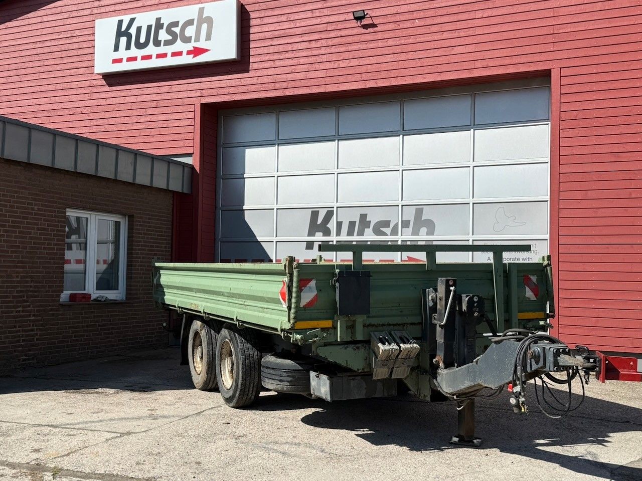 Fahrzeugabbildung Müller-Mitteltal 3 Seiten Kipper mit Rampen