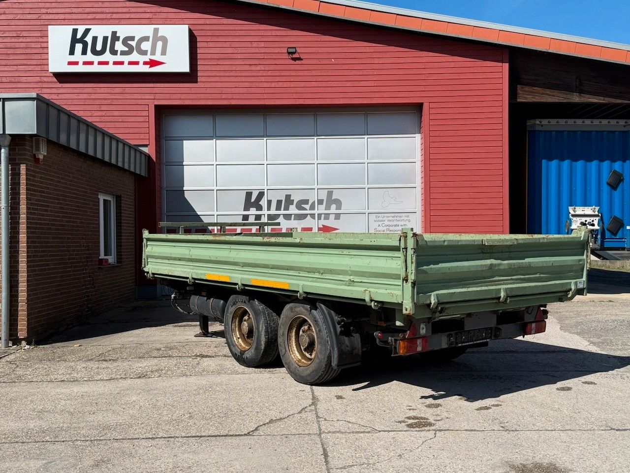 Fahrzeugabbildung Müller-Mitteltal 3 Seiten Kipper mit Rampen