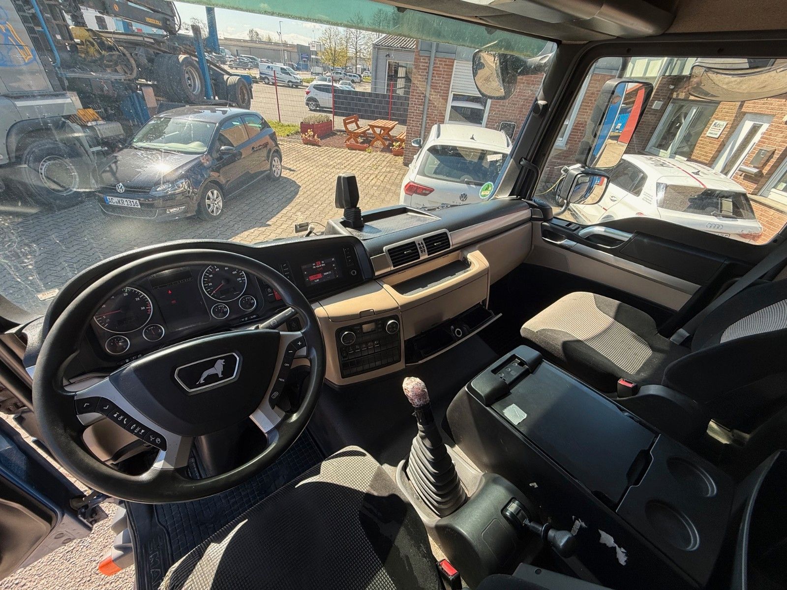 Fahrzeugabbildung MAN TGM 15.250 BL 4x2 Pritsche / Plane + LBW