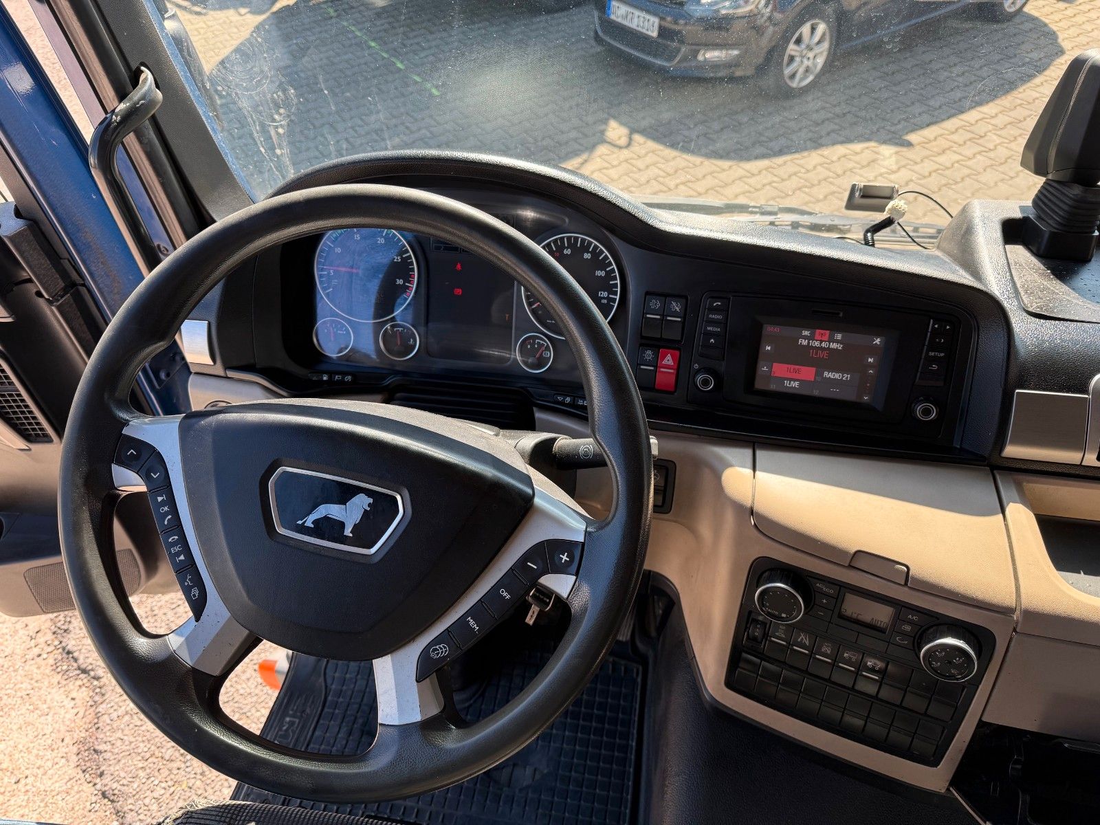 Fahrzeugabbildung MAN TGM 15.250 BL 4x2 Pritsche / Plane + LBW