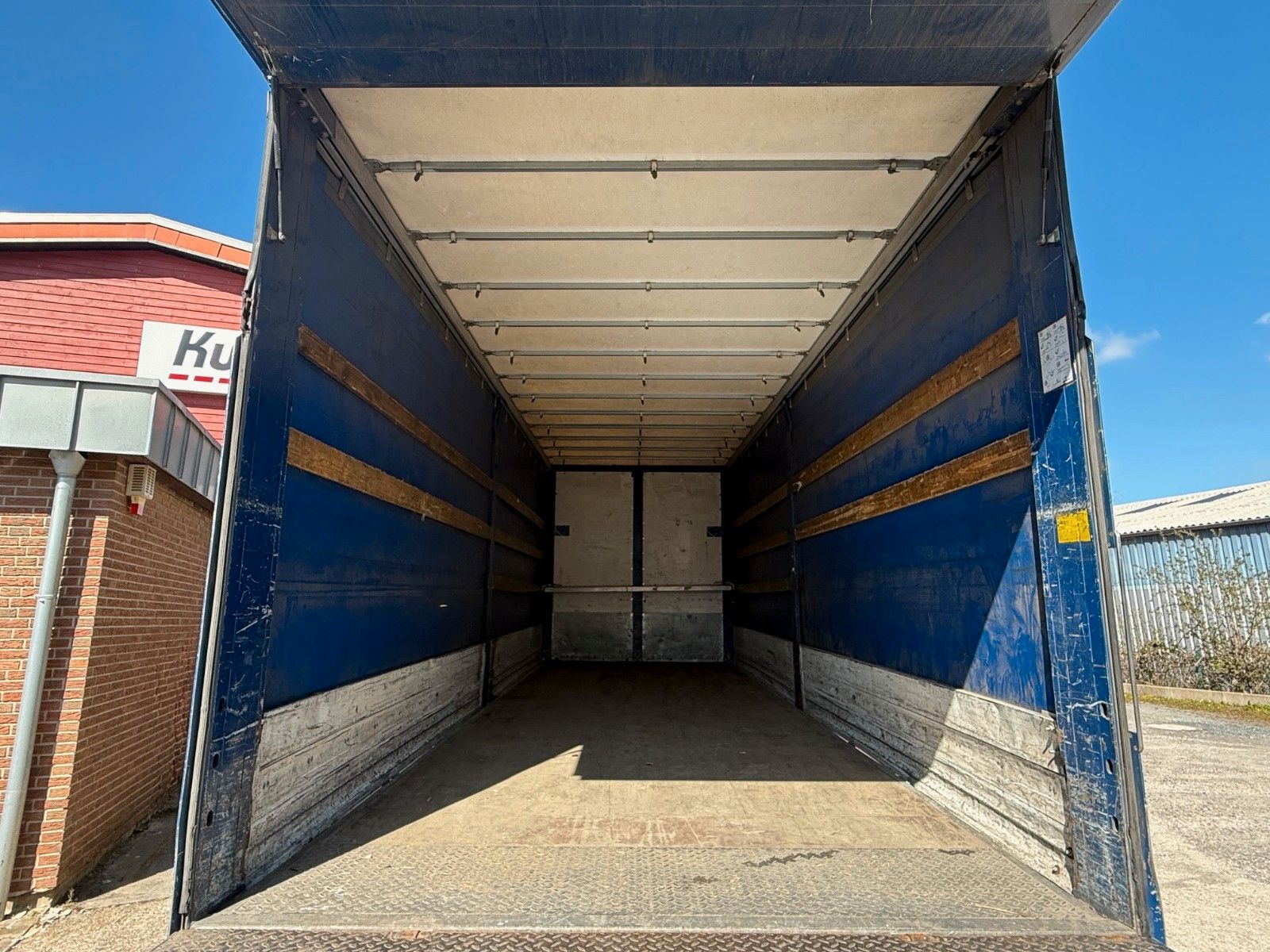 Fahrzeugabbildung MAN TGM 15.250 BL 4x2 Pritsche / Plane + LBW