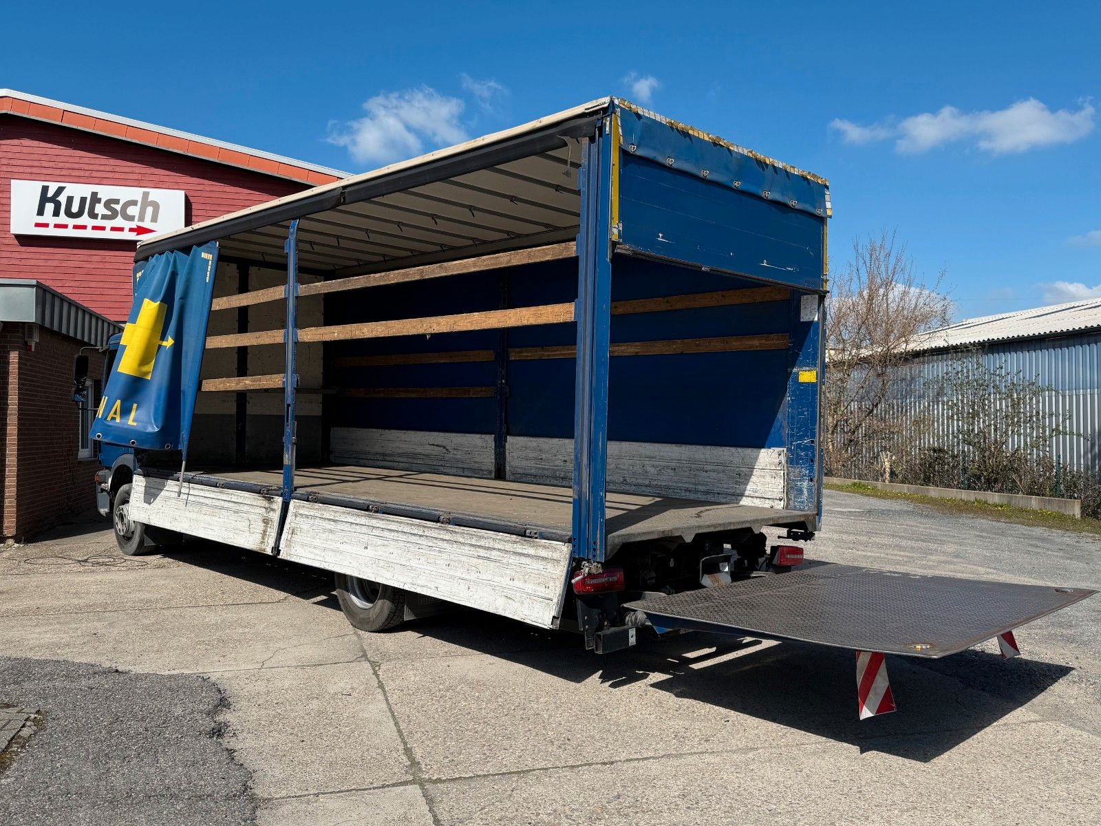 Fahrzeugabbildung MAN TGM 15.250 BL 4x2 Pritsche / Plane + LBW