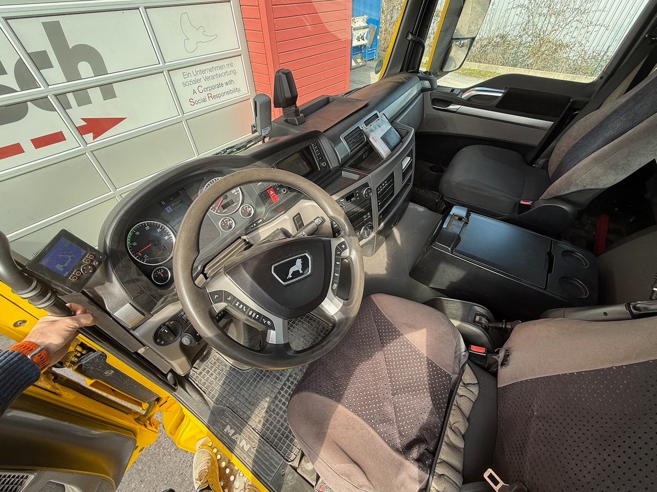 Fahrzeugabbildung MAN TGS 18.420 BL /4x4/H Allrad-Tele-Absetzer