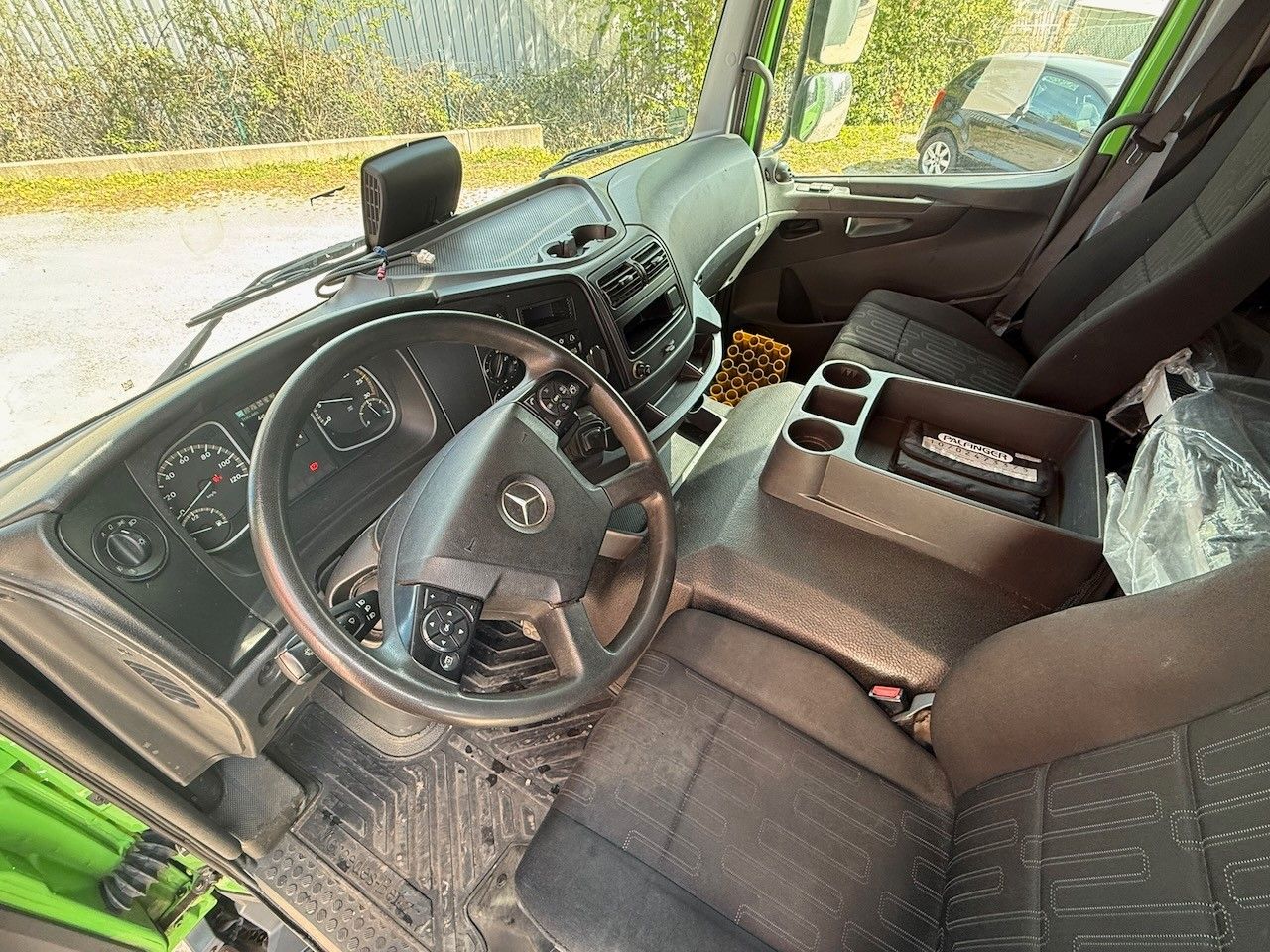 Fahrzeugabbildung Mercedes-Benz MB 1624L Atego Tautliner/Lbw, 1 Liege