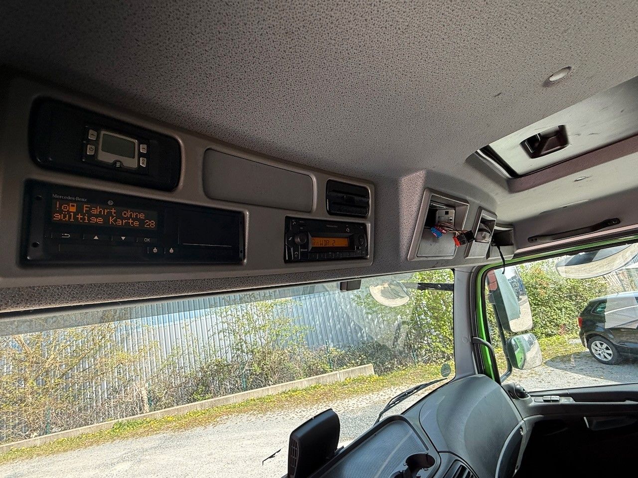 Fahrzeugabbildung Mercedes-Benz MB 1624L Atego Tautliner/Lbw, 1 Liege