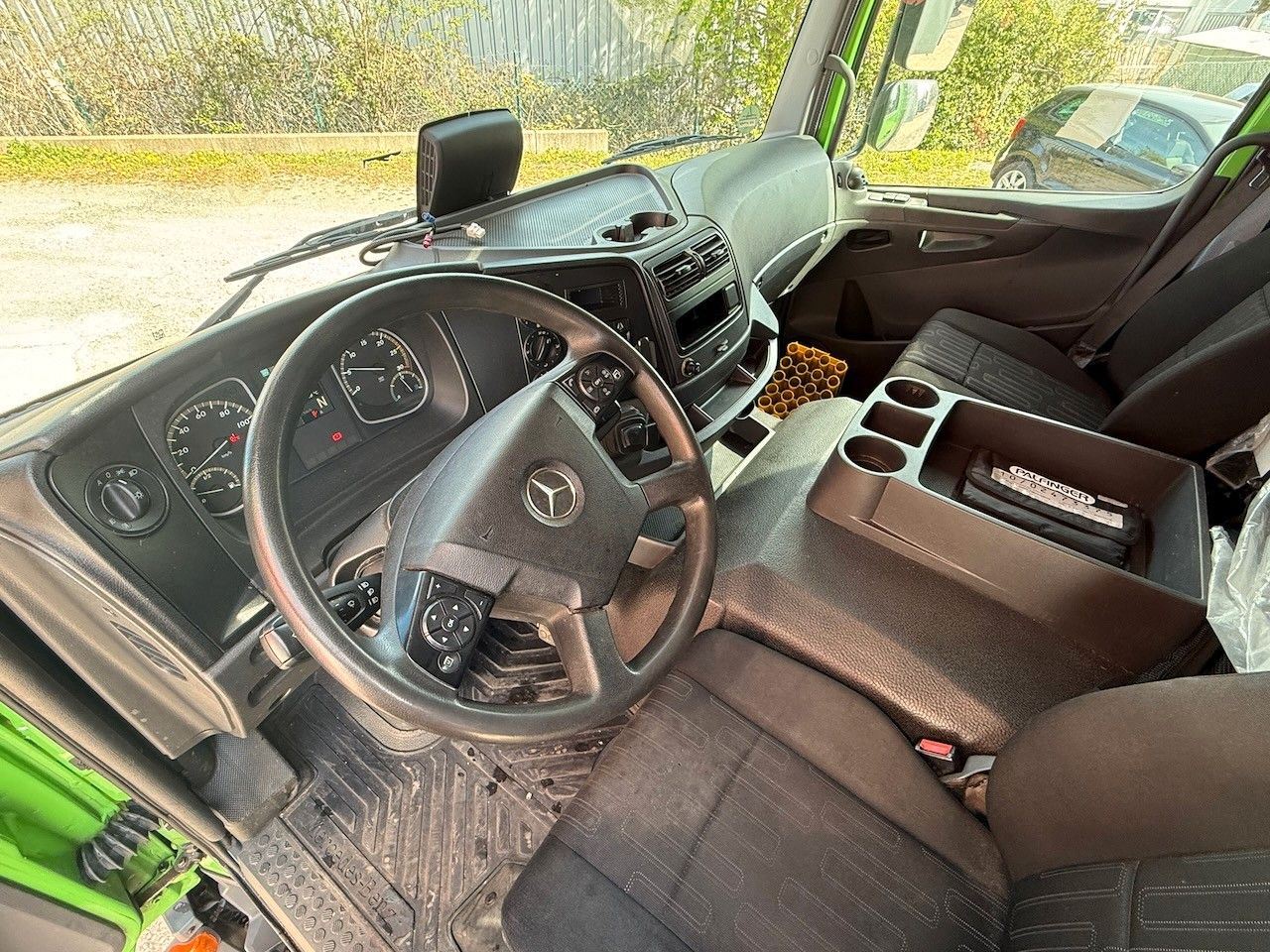 Fahrzeugabbildung Mercedes-Benz MB 1624L Atego Tautliner/Lbw, 1 Liege