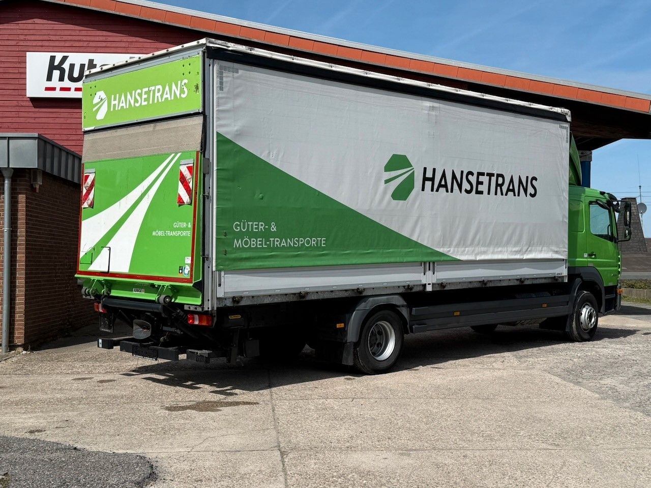 Fahrzeugabbildung Mercedes-Benz MB 1624L Atego Tautliner/Lbw, 1 Liege