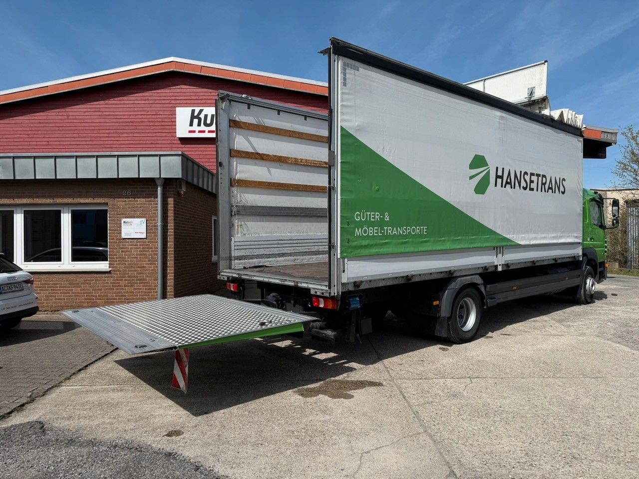 Fahrzeugabbildung Mercedes-Benz MB 1624L Atego Tautliner/Lbw, 1 Liege