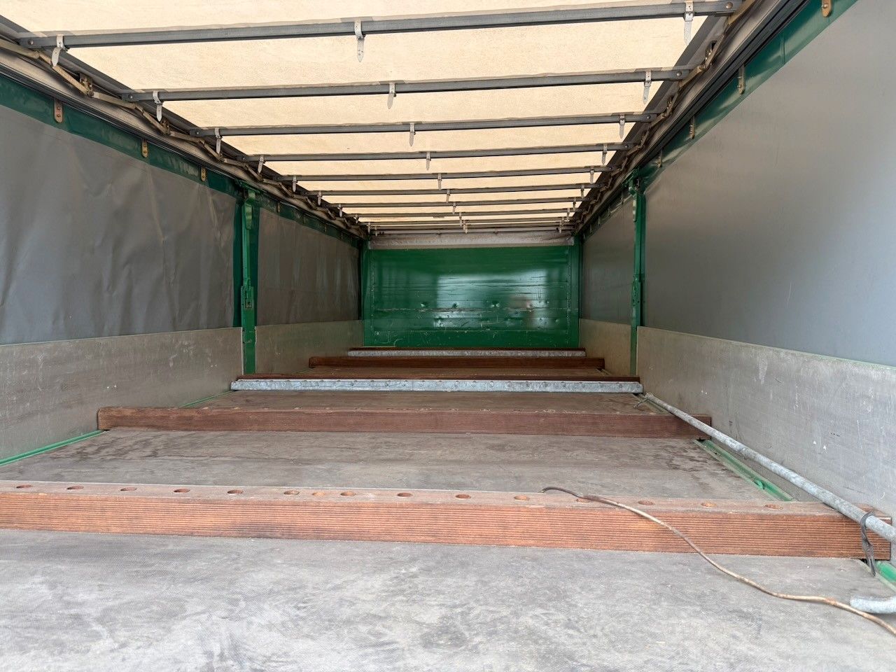 Fahrzeugabbildung Ackermann 1achs Pritsche - Edscha, Schiebeplane